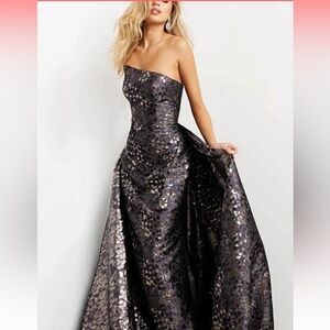 Elegant Black Sequin Evening Gown